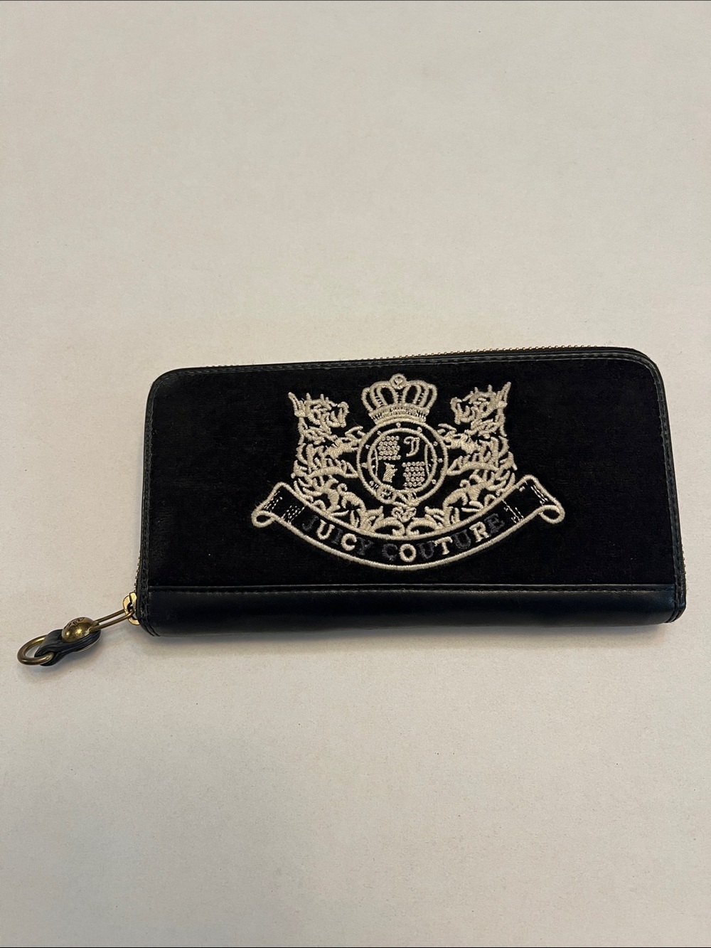JUICY COUTURE BLACK LEATHER & VELVET SCOTTIE DOG ZIP AROUND WALLET